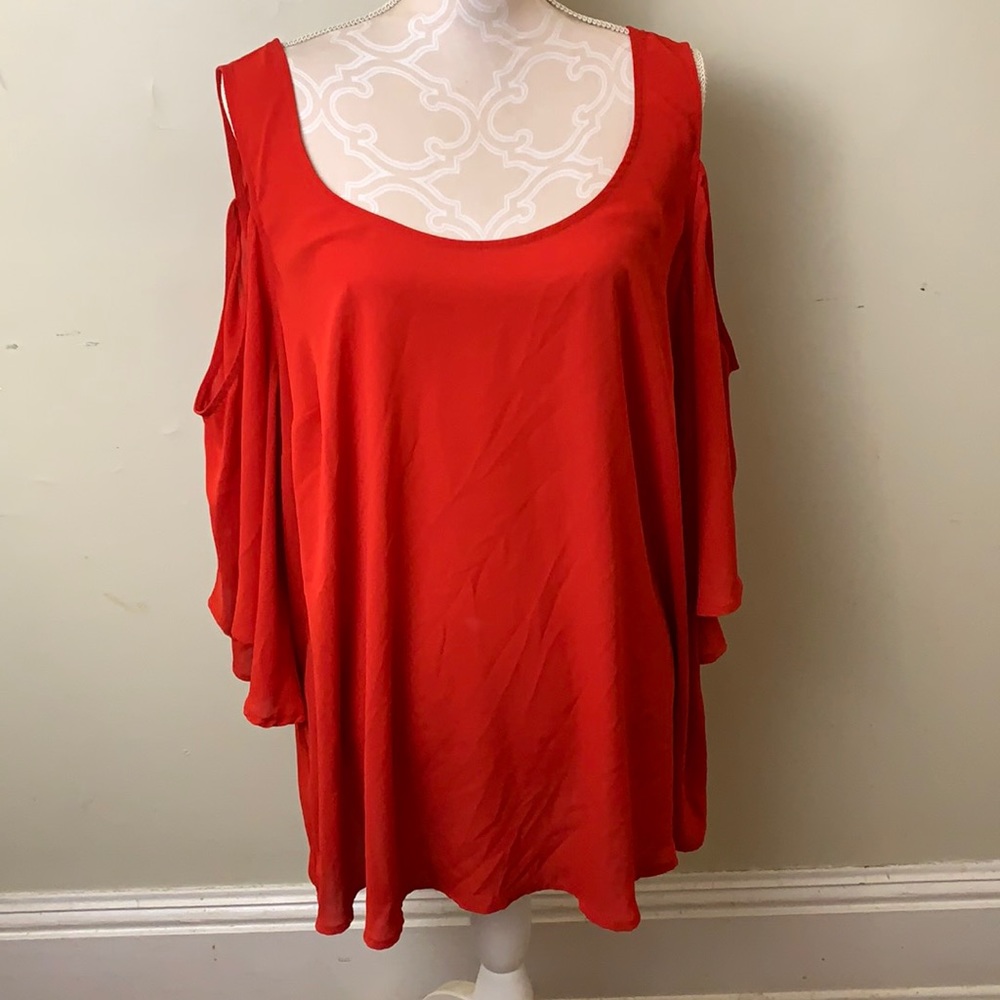 3 for $30-EUC torrid 3x Red Crepe Cold Shoulder Bell Sleeve Blouse
